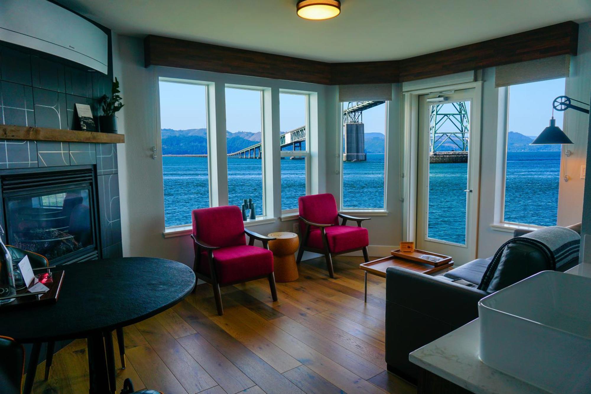 Cannery Pier Hotel & Spa Αστόρια Δωμάτιο φωτογραφία